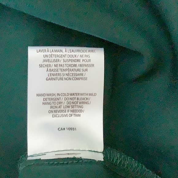 Laura Elegant Sleeveless Soft Vneck top with sequin accent Size 10 - Picture 6 of 8